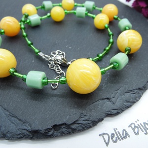 Colier handmade cu mărgele galbene și accente verzi model unicat (cod1237) - bijuterii - coliere - coliere din mărgele - Artynos.ro