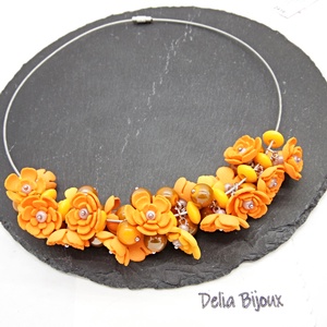 Colier handmade statement cu flori portocalii (cod1379) - bijuterii - coliere - coliere din mărgele - Artynos.ro