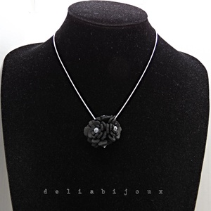 Set bijuterii cu flori negre (cod1380) - bijuterii - seturi de bijuterii - Artynos.ro