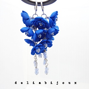 Cercei handmade, lungi cu flori albastre (cod1384) - bijuterii - cercei - cercei hoops - Artynos.ro