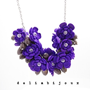 Colier handmade statement cu flori mov - buchet floral pe lanț din inox (cod1387) - bijuterii - coliere - coliere din mărgele - Artynos.ro