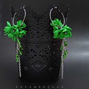 Cercei handmade, lungi cu flori verzi (cod1390) - Artynos.ro