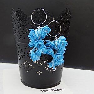Cercei handmade, lungi cu flori bleu (cod1391) - Artynos.ro
