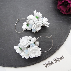 Cercei handmade, lungi cu flori albe (cod1392) - bijuterii - cercei - cercei lungi - Artynos.ro