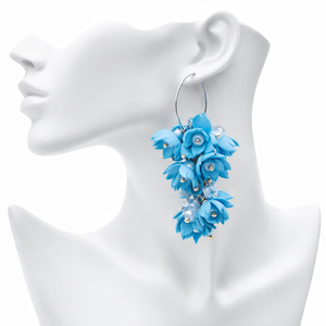 Cercei handmade, lungi cu flori bleu (cod1391) - Artynos.ro