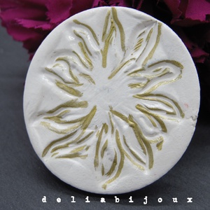 Brosa statement handmade unicat - Martisor (cod958) - bijuterii - broșe - Artynos.ro