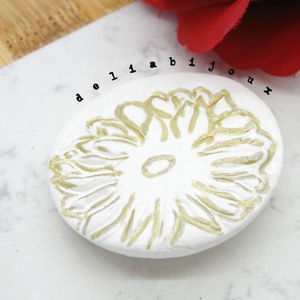 Brosa statement handmade unicat - Martisor (cod960) - bijuterii - broșe - Artynos.ro