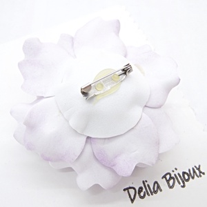 Broșă floare lila delicată, ușoară, perfectă pentru orice anotimp (cod1399) - bijuterii - mărțișor - Artynos.ro