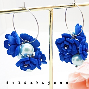 Cercei handmade cu flori albastre si perle (cod1400) - bijuterii - cercei - cercei lungi - Artynos.ro