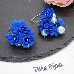 Cercei handmade cu flori albastre si perle (cod1400) - bijuterii - cercei - cercei lungi - Artynos.ro
