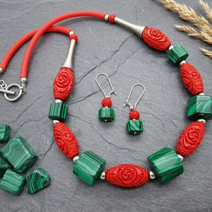 Set bijuterii handmade - malachit si cinabru (cod1215), Bijuterii, Seturi de bijuterii, Confectionarea bijuteriilor, ARTYNOS