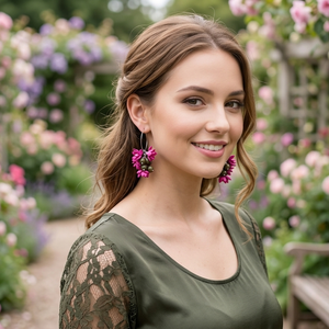 Cercei handmade, lungi cu flori ciclam si margele de sticla ochi de pisica (cod1406) - Artynos.ro