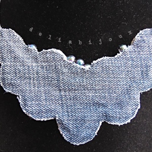 Colier Statement Handmade din Blugi Reciclați și Mărgele Irisate Unicat, Stil Urban-Șic (cod1414) - bijuterii - coliere - coliere cu pandative - Artynos.ro