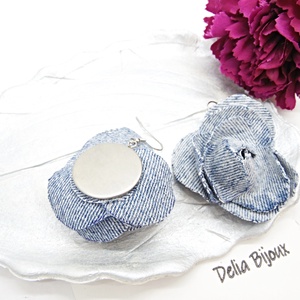 Cercei statement din blugi reciclat flori handmade (cod1421) - bijuterii - cercei - cercei lungi - Artynos.ro