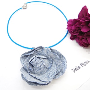 Colier handmade cu floare din denim/blug reciclat bijuterie unicat eco-friendly (cod1425) - bijuterii - coliere - coliere cu pandative - Artynos.ro