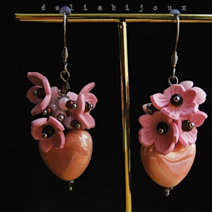 Cercei handmade Sakura cu inimă cercei romantici roz din ceramică și flori delicate (cod1427) - bijuterii - cercei - cercei lungi - Artynos.ro