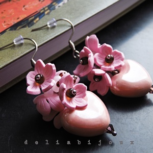 Cercei handmade Sakura cu inimă cercei romantici roz din ceramică și flori delicate (cod1427) - bijuterii - cercei - cercei lungi - Artynos.ro