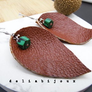 Cercei handmade statement - piele naturala, malachit (cod1040) - bijuterii - cercei - cercei din mărgele - Artynos.ro