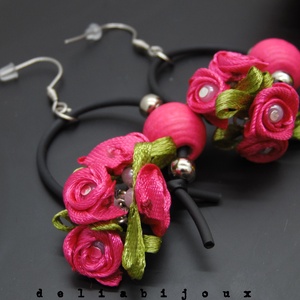 Cercei handmade statement unicat -flori - satin si lemn (cod1031) - Artynos.ro
