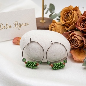 Cercei handmade hoop din cupru non-tarnish si aluminiu verde, pe baza din inox (cod1431) - Artynos.ro
