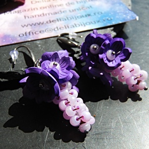 Cercei handmade cu flori sakura din foamiran mov- lila și mărgele țesute manual (cod1435) - bijuterii - cercei - cercei lungi - Artynos.ro
