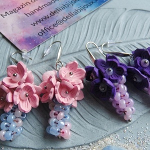 Cercei handmade cu flori sakura din foamiran mov- lila si margele tesute manual (cod1435), Bijuterii, Cercei, Cercei lungi, Confectionarea bijuteriilor, Adauga o nota delicata si feminina tinutelor tale cu acesti cercei statement realizati manual, insp..., ARTYNOS