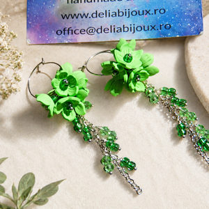 Cercei Lungi Handmade Verde Crud Flori din Foamiran și Cristale, Cadou Femei (cod1443) - bijuterii - cercei - cercei lungi - Artynos.ro