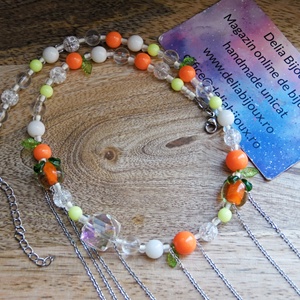 Colier handmade cu portocale, margele de sticla si otel inoxidabil bijuterie unicat vesela si colorata (cod1444) - Artynos.ro