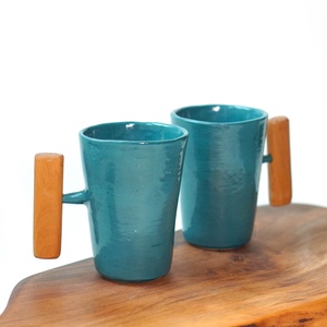 Set cani din ceramica cu maner din lemn, Casa & Stil de viata, Echipamente de bucatarie, Accesorii de servire, Cani, Ceramica, ARTYNOS