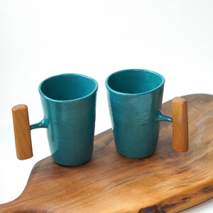 Set cani din ceramica cu maner din lemn - casă & stil de viață - echipamente de bucătărie - accesorii de servire - căni - Artynos.ro