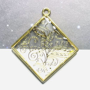 Pandantiv Golden Garden - bijuterii - coliere - coliere cu pandative - Artynos.ro