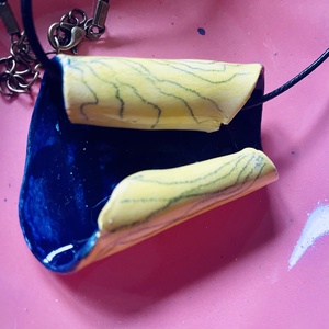 Pandantiv ceramic Dark Night, Bijuterii, Coliere, Pandative, Ceramica, Confectionarea bijuteriilor, Modern ca forma, edgy, pandantivul este realizat in tehnica under glaze. Intunericul noptii este co..., ARTYNOS