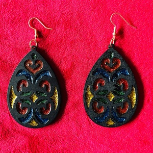 Cercei din rășină colorați, efect vitraliu � handmade, ușori - bijuterii - cercei - cercei din lemn - Artynos.ro