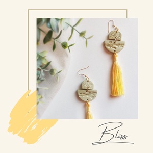 Cercei Bliss handmade din argila cu ciucuri, Bijuterii, Cercei, Cercei cu franjuri, Sculptura, ARTYNOS
