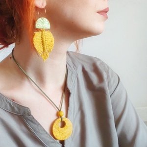Set Banana Leaf handmade cu cercei și medalion din argilă, cu frunze macramé - bijuterii - seturi de bijuterii - Artynos.ro