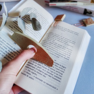 Set cu semn se carte și suport pentru pagini din argilă Fantazia  - cărți și creații cu tematică muzicală, cadouri - semn de carte - Artynos.ro