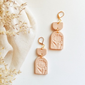 Cercei Floral Blush handmade din argila  , Bijuterii, Cercei, Cercei agatati, Sculptura, Lucrare cu argila, ARTYNOS