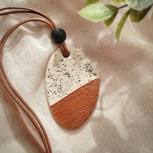 Colier Ciocolata cu Piper handmade din argila , Bijuterii, Coliere, Coliere cu pandantive, Sculptura, Lucrare cu argila, ARTYNOS