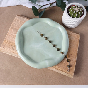Tavă decorativă din beton Round Cloud - casă & stil de viață - accesorii pentru decorat casa - decorațiuni de masă și decorațiuni pentru rafturi  - boluri din ceramică, boluri decorative - Artynos.ro