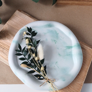 Tavă decorativă din beton Round Cloud - casă & stil de viață - accesorii pentru decorat casa - decorațiuni de masă și decorațiuni pentru rafturi  - boluri din ceramică, boluri decorative - Artynos.ro