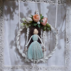 În așteptarea primăverii macramé doll decor de perete -  - Artynos.ro