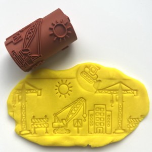 Rola de modelare cu tematica de constructii / vehicule – Rola de textura cu tematica de constructii – Modelator pentru plastilina si prajituri – Rola de modelare 3D, , , Rola de modelat cu textura pentru plastilina si aluat, cu tematica de santier si vehicule

O atmosf..., ARTYNOS