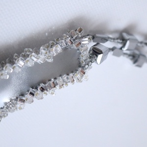 Colier statement argintiu  - bijuterii - coliere - coliere brodate - Artynos.ro