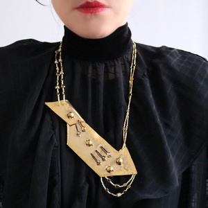 Colier statement auriu din piele naturala, Bijuterii, Coliere, Coliere din margele, Cusatura, ARTYNOS