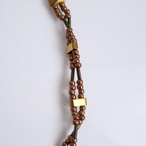 Colier statement din mărgele din sticlă și hematit - bijuterii - coliere - coliere brodate - Artynos.ro