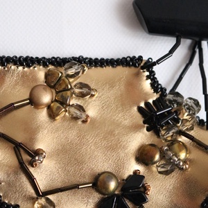 Colier statement auriu cu fluture - bijuterii - coliere - coliere din mărgele - Artynos.ro