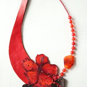 Colier cu fluture și hibiscus - bijuterii - coliere - coliere cu pandative - Artynos.ro