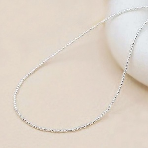 Colier minimalist din hematit placat - bijuterii - coliere - coliere din mărgele - Artynos.ro Colier minimalist din hematit placat - bijuterii - coliere - coliere din mărgele - Artynos.ro