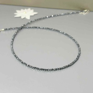 Colier minimalist din terahertz - Artynos.ro