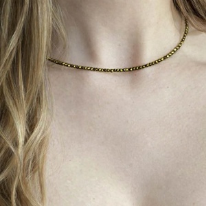 Colier minimalist din pirita - Metallic Glow - Artynos.ro